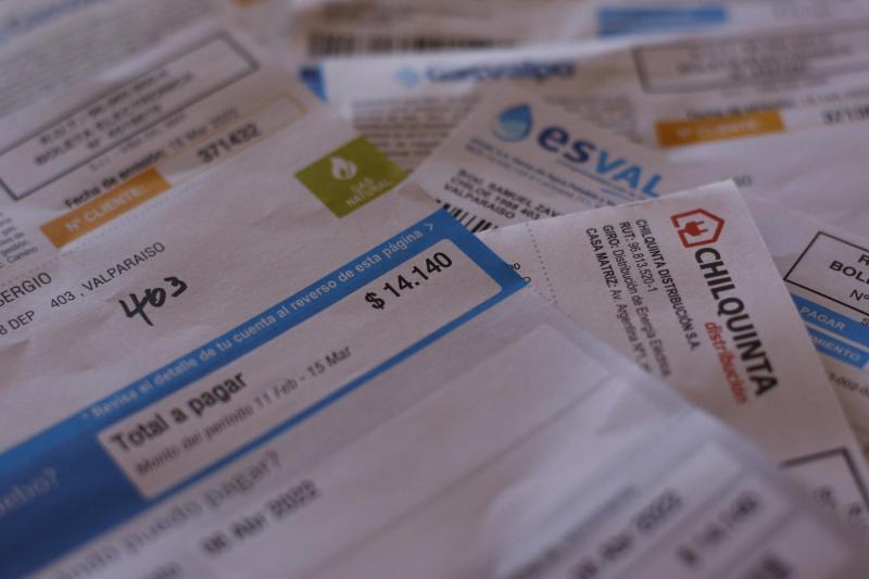 Aton - Chilquinta y Sernac llegan a acuerdo para compensar a 90 mil hogares por cortes de luz en 2024