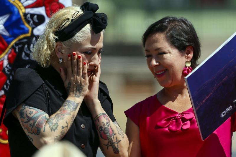 Aton - Parque Cultural de Valparaíso sale en defensa de Mon Laferte: Artistas locales la acusan de "privilegios"