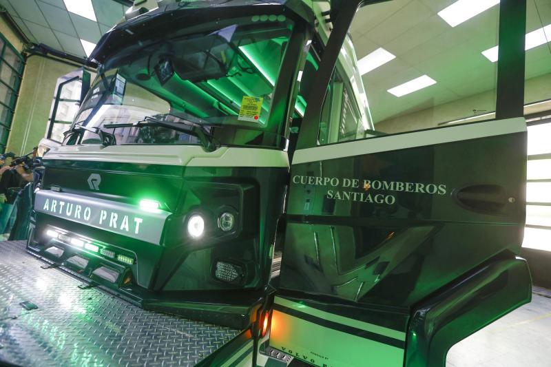 ATON - Puede bombear 5.600 litros de agua por minuto y recargar sus baterías en tan solo 45 minutos.