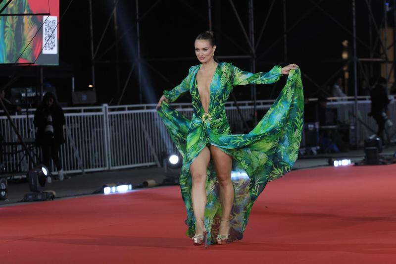 Aton - Kika Silva en la Gala de Viña