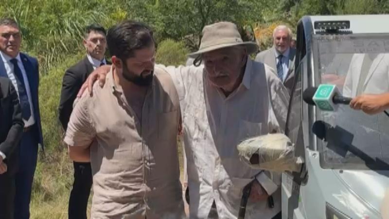 T13 - Presidente Gabriel Boric y José Mujica