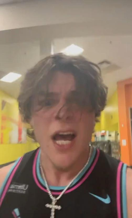 "Te voy a encontrar" influencer estadounidense asegura estar en quiebra tras invertir en la criptomoneda promocionada por Javier Milei