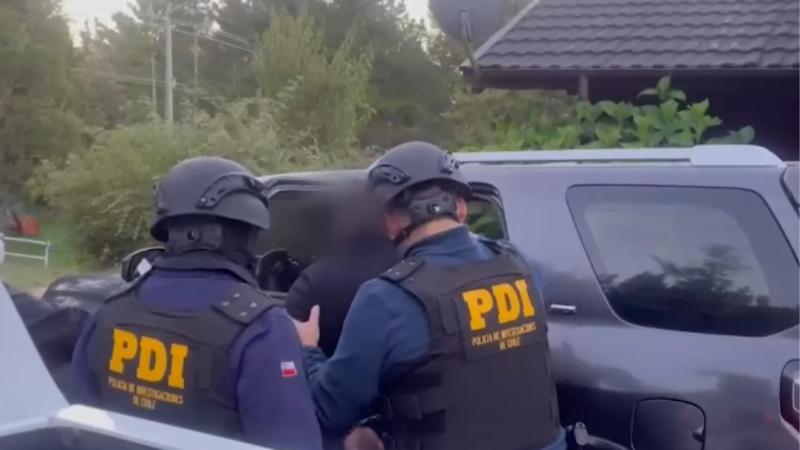 T13 - Ocho detenidos por robar más de 2 mil millones a empresa de valores en Quilicura a través de un túnel