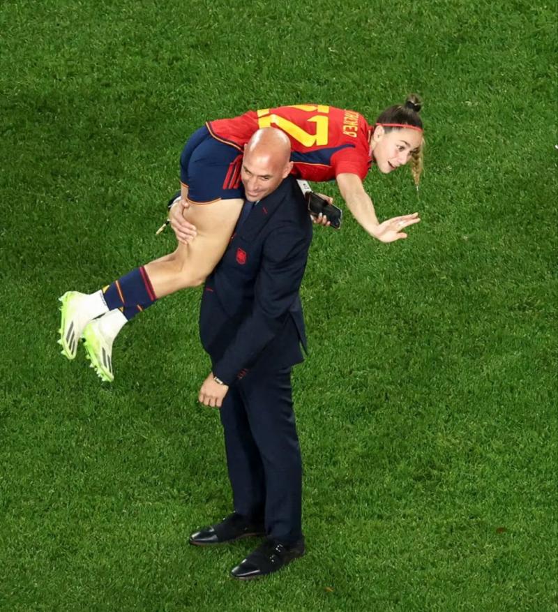 Insólita condena a Luis Rubiales por beso a Jenny Hermoso - Créditos: Redes Sociales