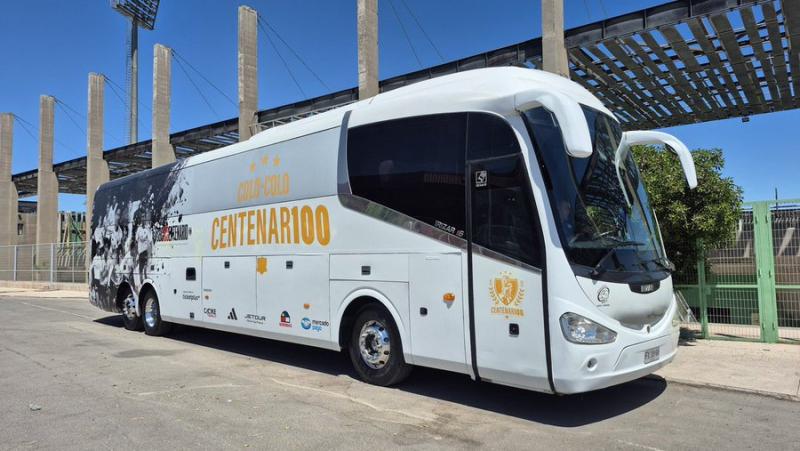 El bus de la gira Centenario llegó igualmente impecable al partido esta tarde - Créditos: X