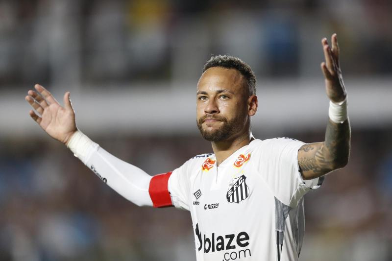 Neymar alza la voz por el pasto sintético en el fútbol moderno - Créditos: Redes Sociales