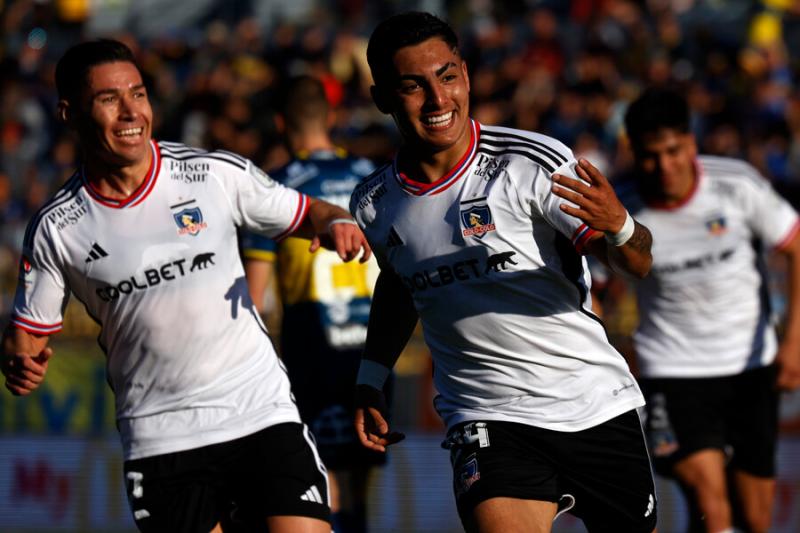 Jordhy Thompson ofrecido a Colo Colo - Créditos: Photosport