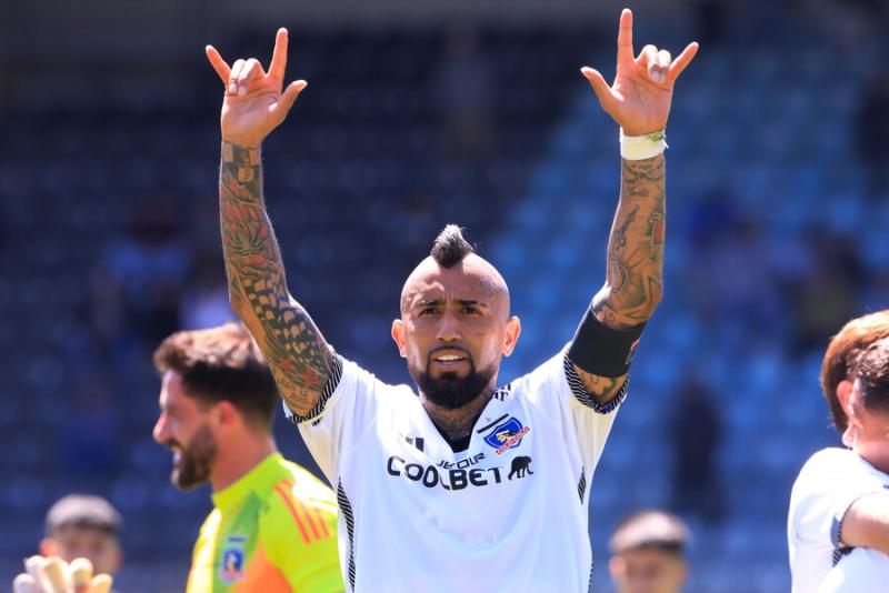 Arturo Vidal tiene fecha para volver a jugar por Colo Colo - Créditos: Photosport