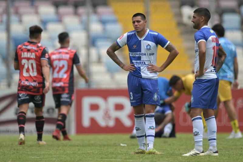 Deportes Antofagasta sufre con el estado de la cancha del Calvo y Bascuñán - Créditos: Photosport