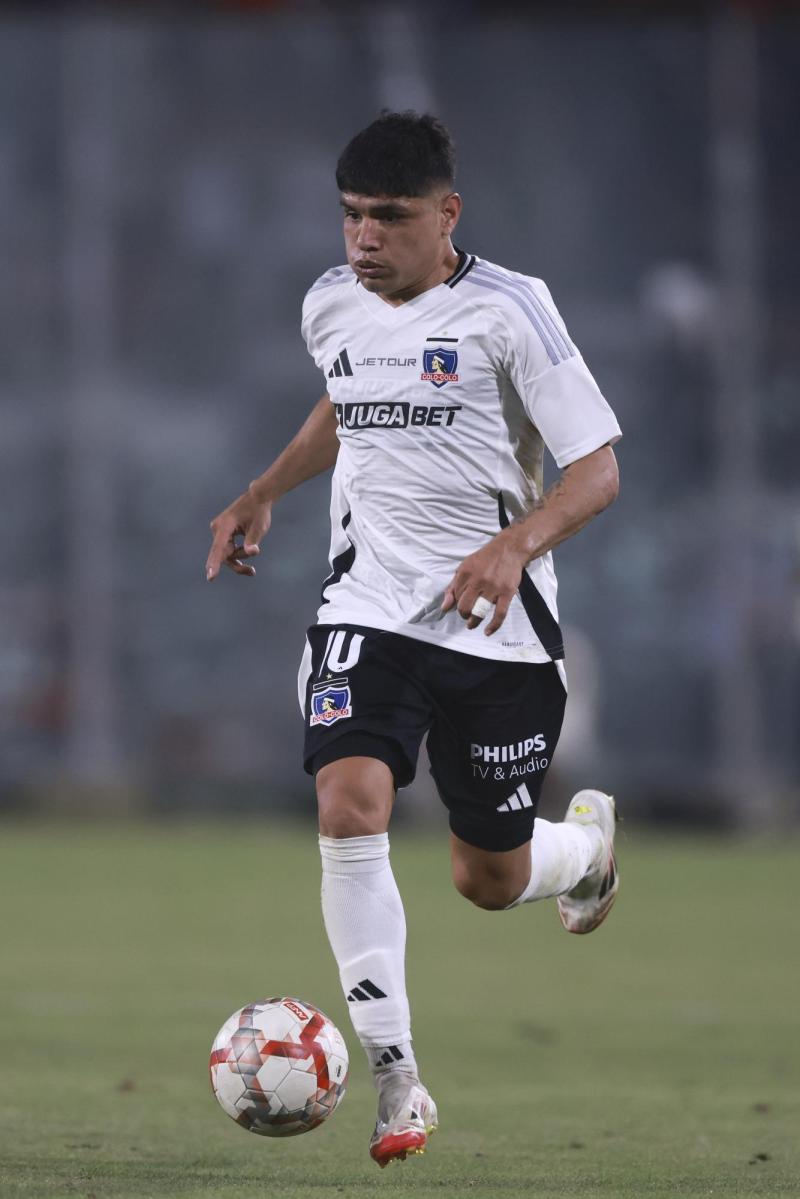 Claudio Aquino fue uno de los más aplaudidos en Colo Colo - Créditos: Photosport
