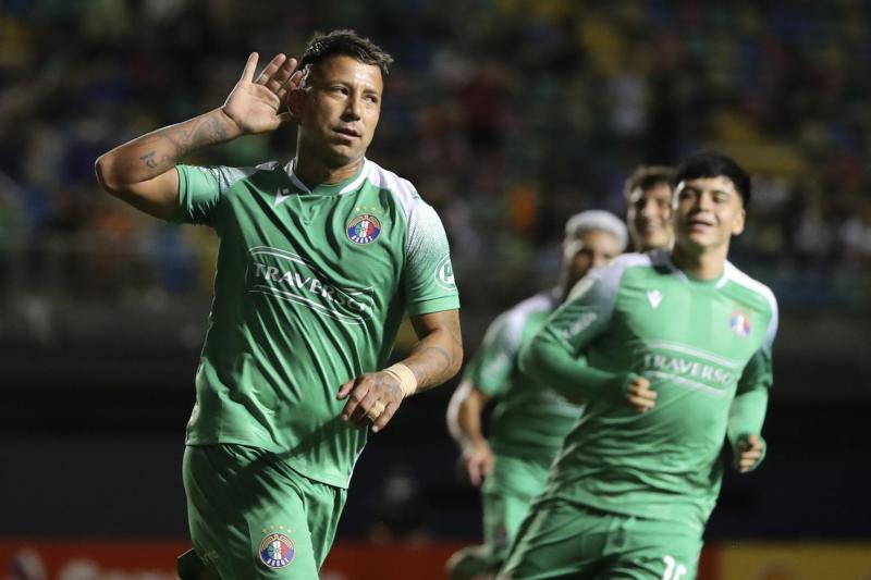 Leonardo Valencia le entregó su apoyo a Ignacio Jeraldino - Créditos: Photosport