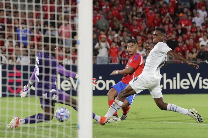 Photosport - La Roja goleó a Panamá con Nicolás Guerra como figura
