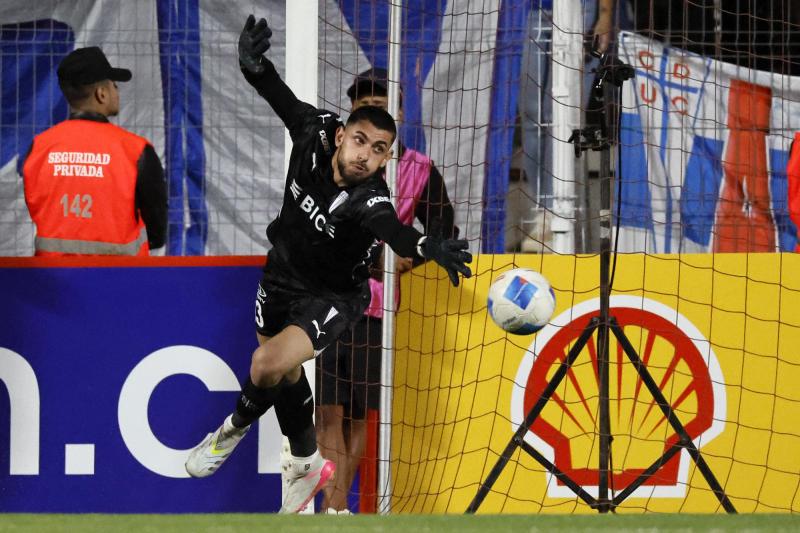 Photosport - La UC sufrió la lesión de Thomas Gillier