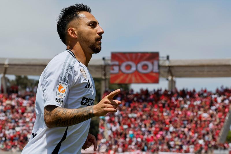 Polémica por gol de Javier Correa para Colo Colo - Créditos: Photosport