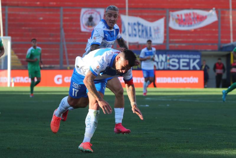 Photosport - Gary Medel se lesionó en el partido entre la UC y Audax Italiano