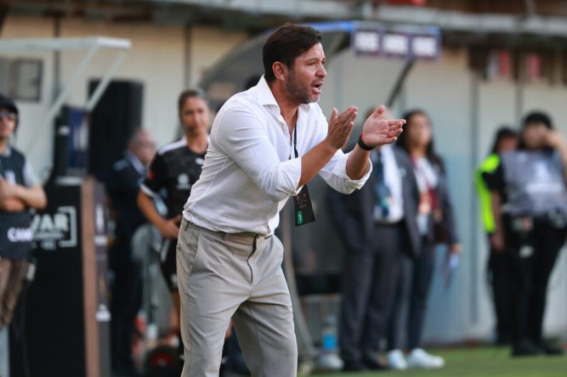 Arturo Vidal y salida de Francisco Arrúe de Ñublense - Créditos: Photosport