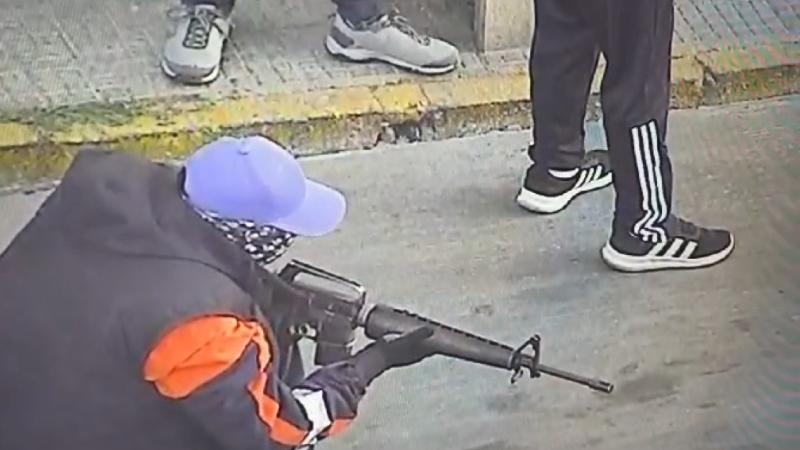 Canal 13 - Registros del robo a banco en Putaendo donde carabinero resultó herido