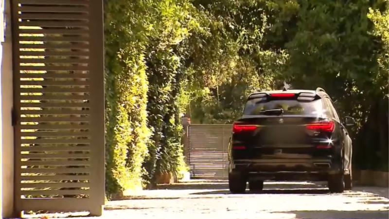 T13 - Desde mil millones de pesos: Los detalles del remate de la casa de Daniel Sauer y Titi Ahubert