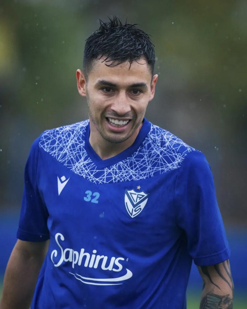 Claudio Baeza fue uno de los últimos futbolistas en sumarse al fútbol argentino - Créditos: Vélez