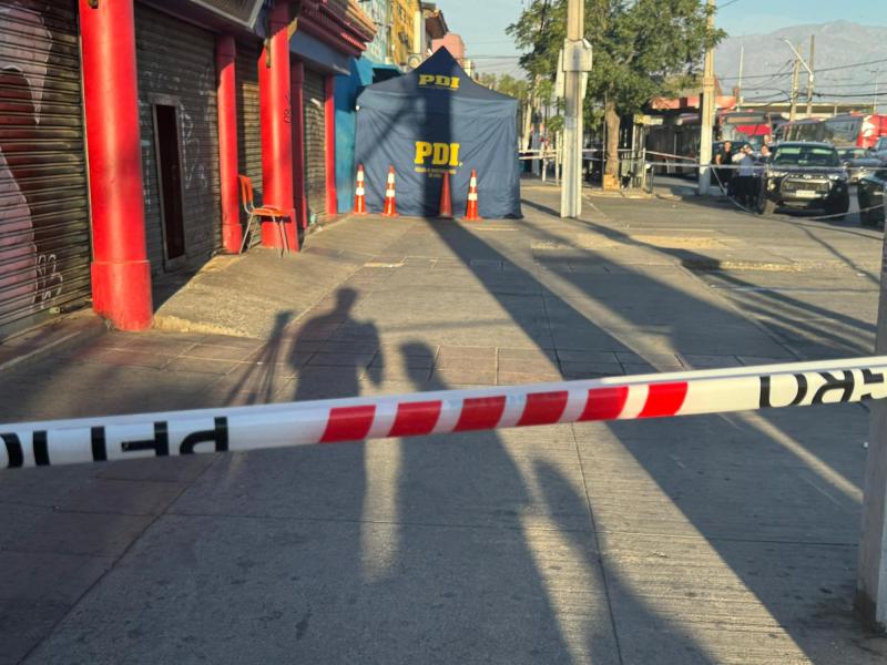 T13 - Lo Prado: Investigan homicidio de ciudadano extranjero baleado en plena vía pública