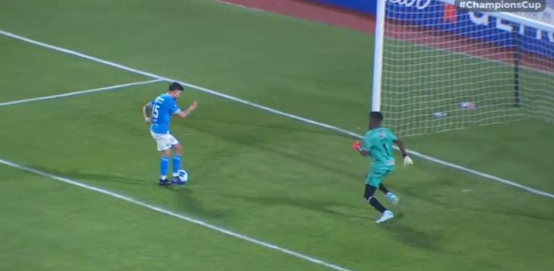 X @TUDNUSA - El increíble errado en la Conchampions