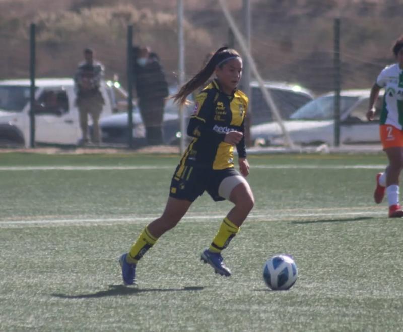 Instagram @_millones_11 - Natsumy Millones en Coquimbo Unido