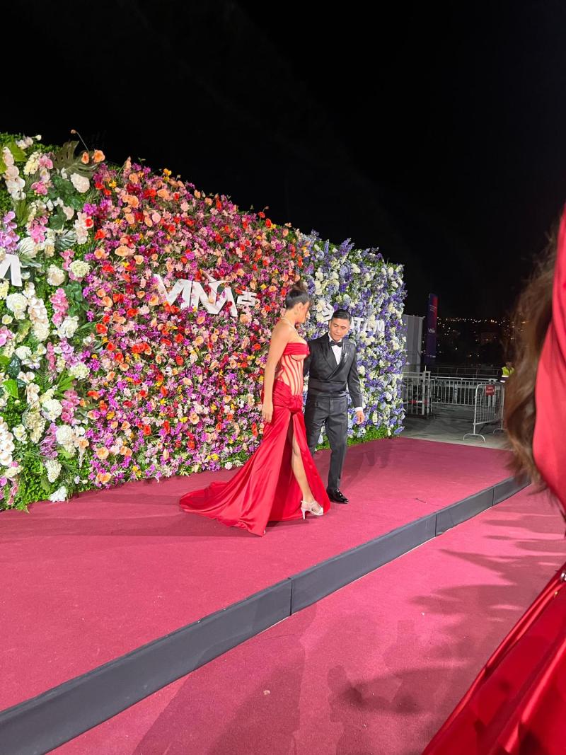 T13 - Yamila Reyna y Américo