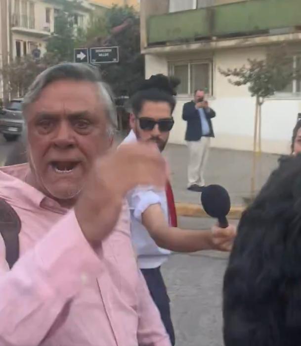 "¡Cobarde, traidor!": El duro cruce entre "Pancho Malo" y Pablo Longueira previo a misa por Piñera