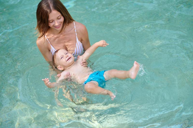 Freepik - Natación para bebés