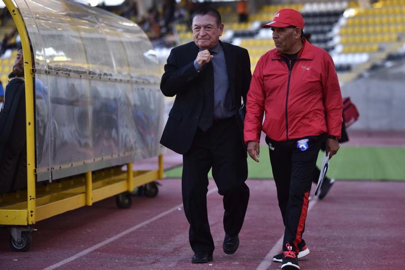 Hernán Clavito Godoy es un histórico entrenador del fútbol chileno - Créditos: Agencia Uno
