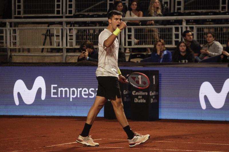 Tomás Barrios avanzó a octavos de final del Challenger de Santiago - Créditos: Agencia Uno