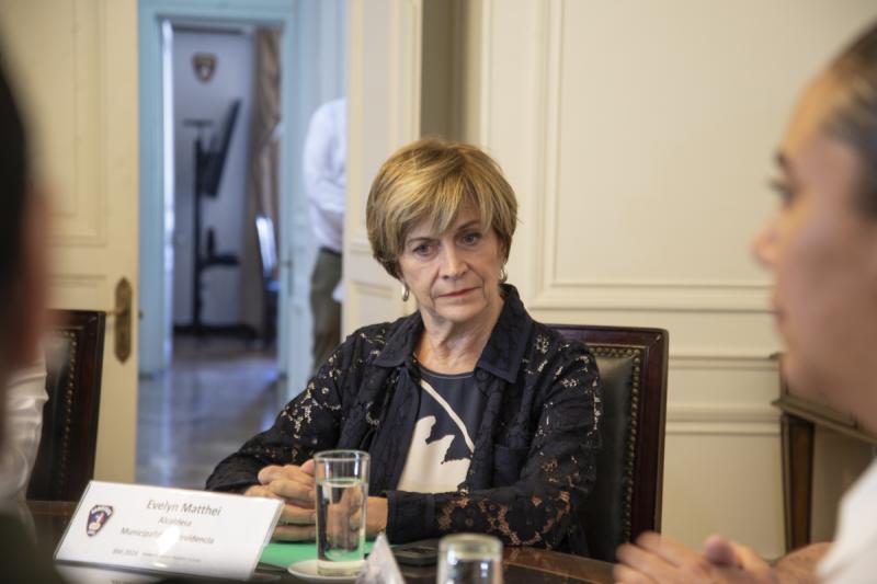 Agencia Uno - Matthei: "Vamos a llegar a La Moneda porque no nos vamos a dedicar a pelear"