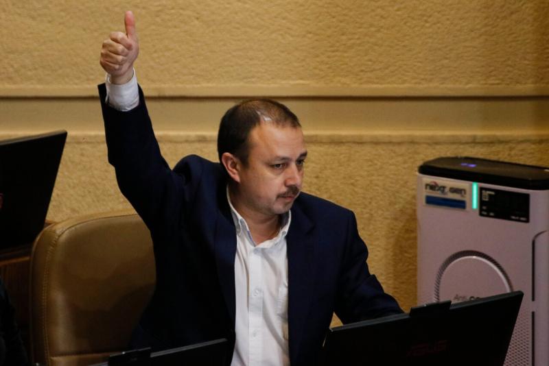 Agencia Uno - Filtración chats de Karol Cariola e Irací Hassler: Diputado Cuello presenta ingresa denuncia por violación de secreto