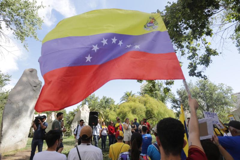 Estudio evidencia distancia social y prejuicio contra venezolanos - Agencia Uno