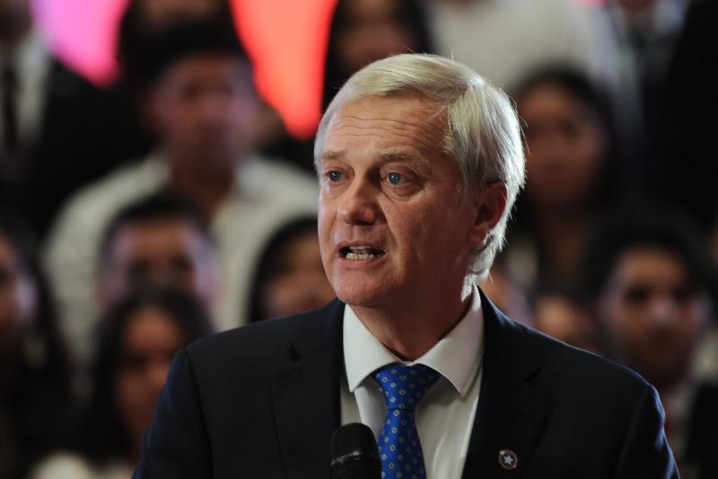 Agencia Uno - Arturo Squella aseguró que al candidato presidencial de su colectividad, José Antonio Kast, no le importaría "ser perseguido por organismos internacionales" con tal aplicar medidas de seguridad en el país. Cordero le respondió