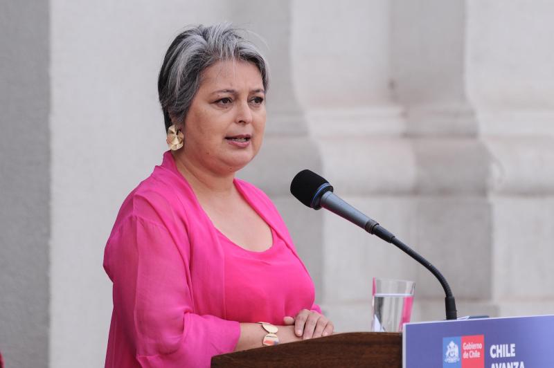 Ministra Jara responde a crítica de Matthei - Agencia Uno