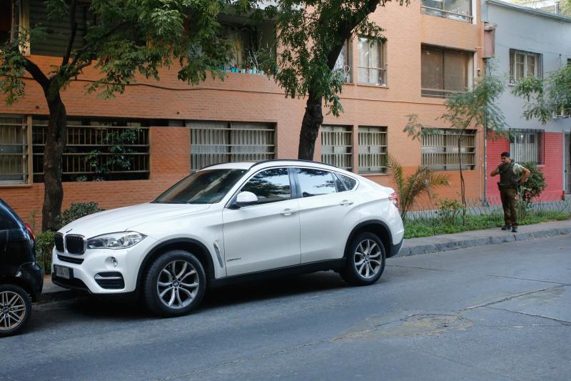 Agencia Uno - Carabineros encontró en Santiago Centro la camioneta robada en Quilicura