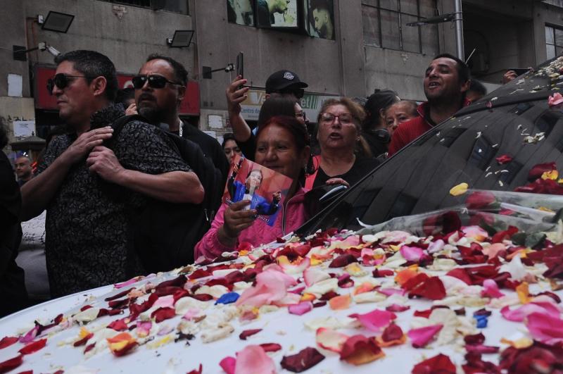 Emotivo homenaje a Tommy Rey en su funeral