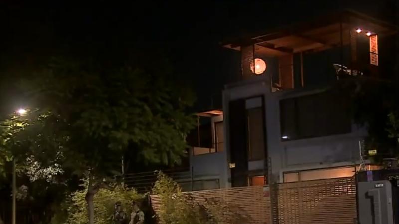 T13 - Violento asalto a familia en Las Condes