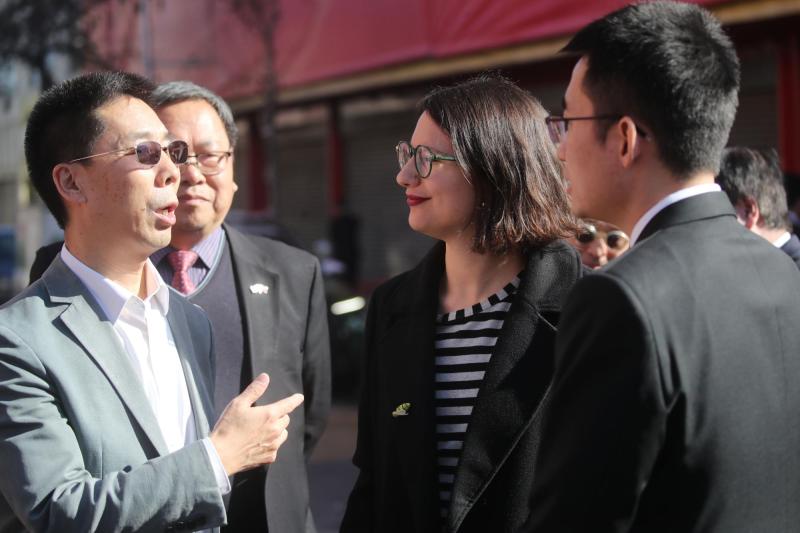 ATON - Embajador de China en Chile y exalcaldesa de Santiago