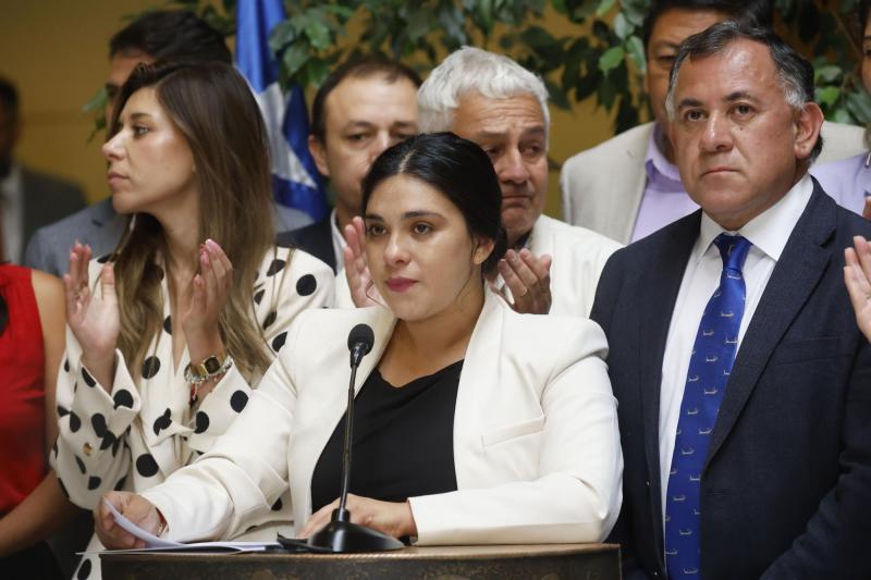 Aton - Diputada Karol Cariola