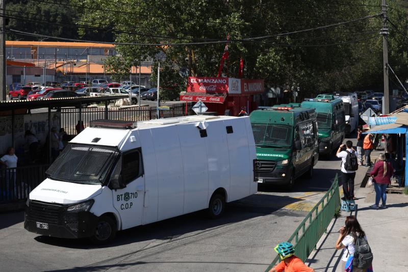 Aton - Traslada a Tomás Antihuen, detenido por asesinato de tres carabineros en Cañete