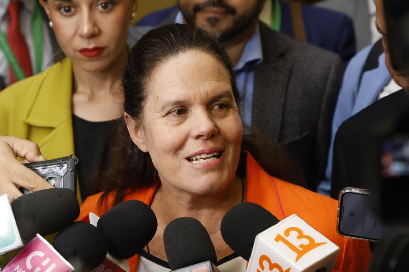 Aton - Maya Fernández