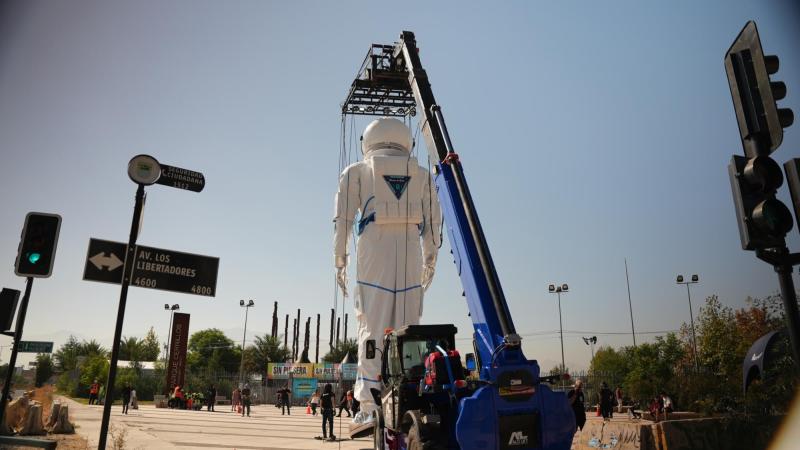Así será la astronauta gigante de Lollapalooza 2025