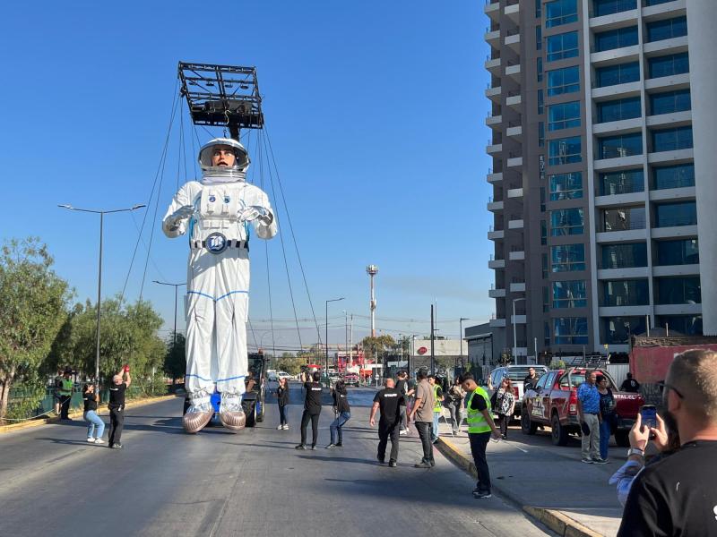 Así será la astronauta gigante de Lollapalooza 2025