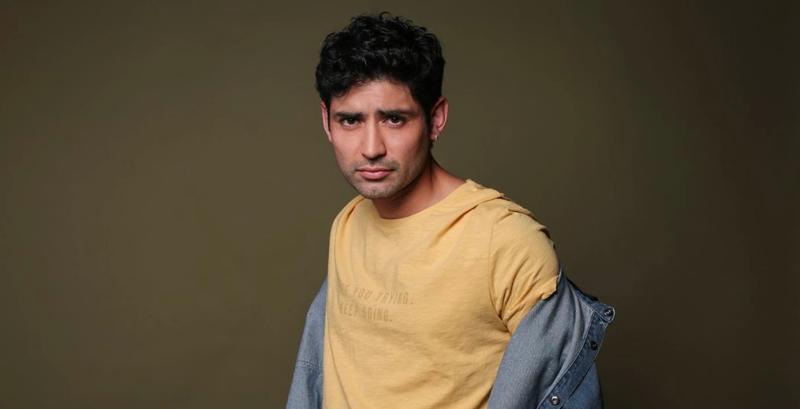 Mega - Félix Villar