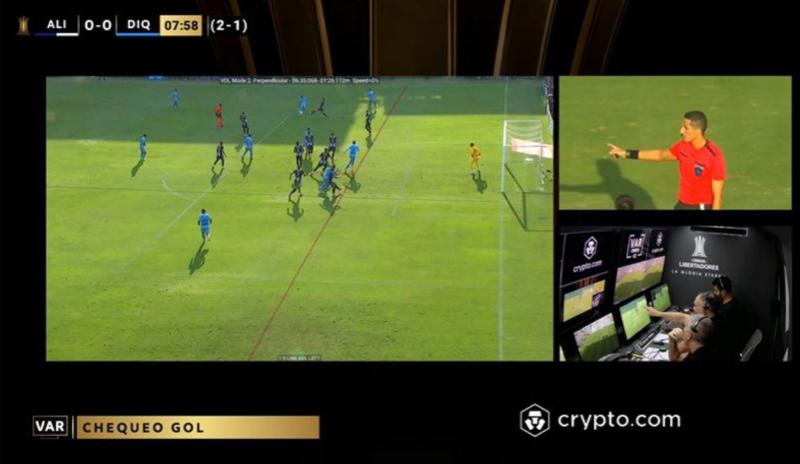 Edson Puch y jugadas mal cobradas a Iquique - Créditos: Redes Sociales