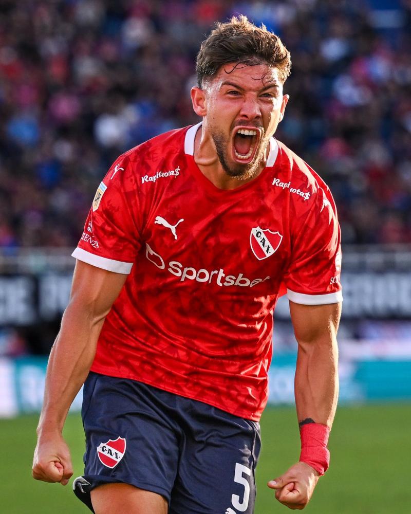 Prensa argentina se rinde ante Felipe Loyola - Créditos: Redes Sociales