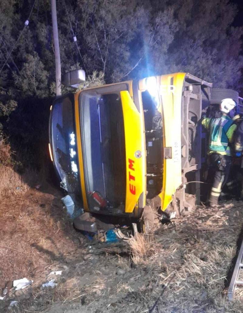 Trágico accidente de un bus en Ruta 5 Sur dejó un fallecido y 8 heridos - X @aprachile