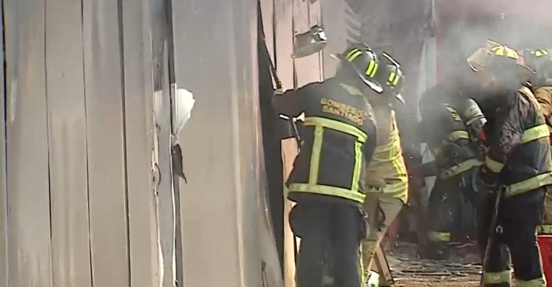 T13 - Incendio en mall chino de Renca